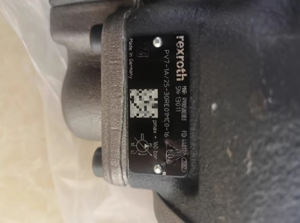 Rexroth R900580383 Vane Pump PV7-1X/25-30RE01MC0-16